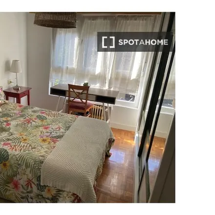 Rent this 3 bed room on Paseo de Los Álamos in 33003 Oviedo, Spain