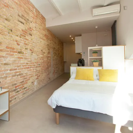 Rent this studio apartment on Carrer dels Enamorats in 1, 08013 Barcelona