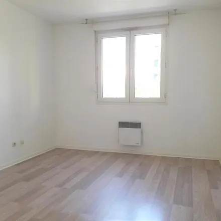 Rent this 3 bed apartment on 24 Rue du Commandant Ayasse in 69007 Lyon, France