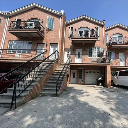 Image 1 - 2619 Shore Parkway, New York, NY 11223, USA - Townhouse for sale