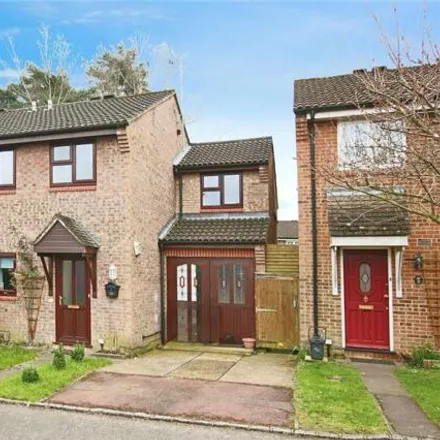 Buy this 3 bed house on Axbridge in Easthampstead, RG12 0XB