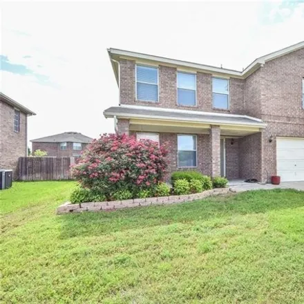 Rent this 3 bed house on 922 Blue Sky Dr in Arlington, Texas