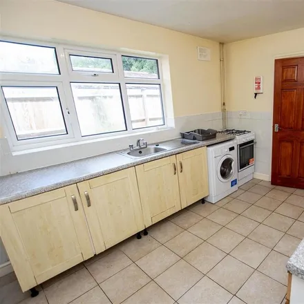 Rent this 5 bed house on 72 Harrow Road in Selly Oak, B29 7DW