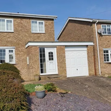 Rent this 3 bed house on Lee Avenue in Heighington, LN4 1RX