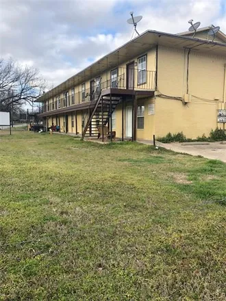 Rent this 1 bed townhouse on 983 North 26th Street in Waco, TX 76707