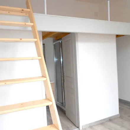 Rent this 2 bed apartment on unnamed road in 81500 Lavaur, France
