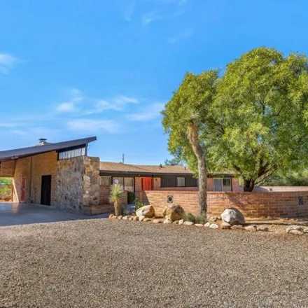 Buy this 3 bed house on 7105 North Edgewood Place in Oro Valley, AZ 85704