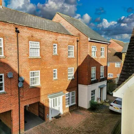 Buy this 5 bed townhouse on Frampton Grove in Milton Keynes, MK4 4GE