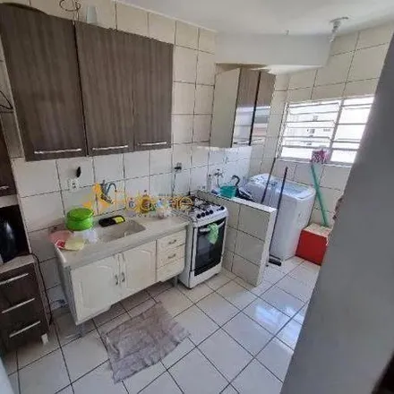 Buy this 2 bed apartment on Avenida José Olegário de Barros in Areão, Taubaté - SP