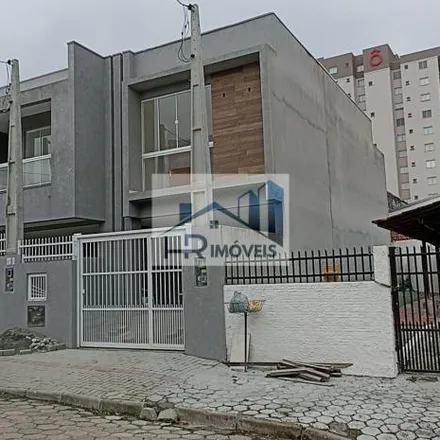 Rent this 3 bed house on Rua Alberto Cunha in Centro, Balneário Piçarras - SC