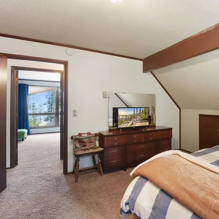 Image 5 - Tahoe Vista, CA, 96148 - House for rent