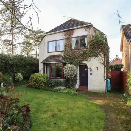 Buy this 3 bed house on Ryelaw Road in Fleet, GU52 6HX