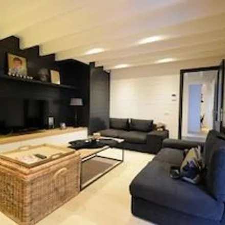 Rent this 2 bed apartment on Marie-Louise De Meesterplein in 8800 Roeselare, Belgium