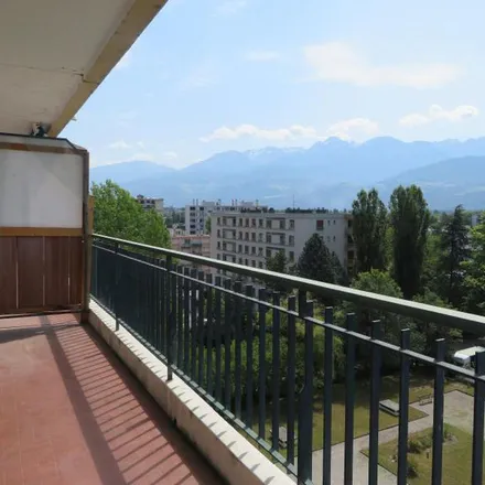 Rent this 3 bed apartment on 4 Avenue du Vercors in 38240 Meylan, France