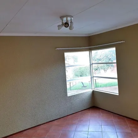 Image 4 - Hole In One Avenue, Mogale City Ward 23, Krugersdorp, 1746, South Africa - Apartment for rent