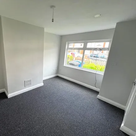 Rent this 2 bed townhouse on Worcester Road in Hull, HU5 5XE