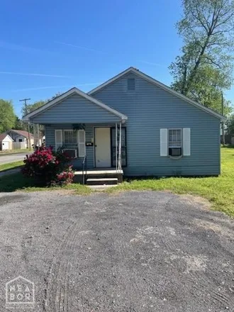 Buy this 2 bed house on 414 Plaza Avenue in Trumann, AR 72472