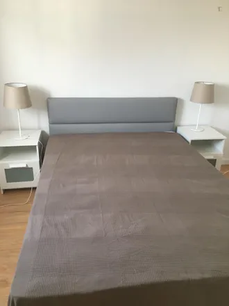 Rent this 1 bed apartment on Rua de João das Regras in 4000-290 Porto, Portugal