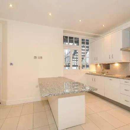 Image 7 - Priory Road, London, N8 7EY, United Kingdom - Apartment for rent