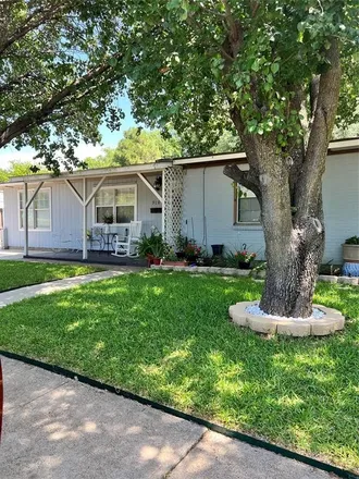 Buy this 3 bed house on 913 Southeast 14th Street in Lakeland Heights, Grand Prairie