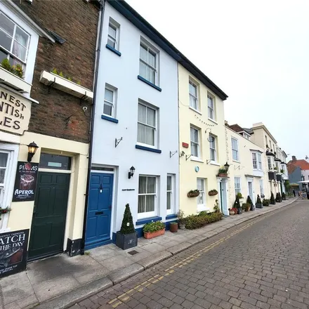 Rent this 4 bed townhouse on The King's Head in Deal town centre, 9 Beach Street