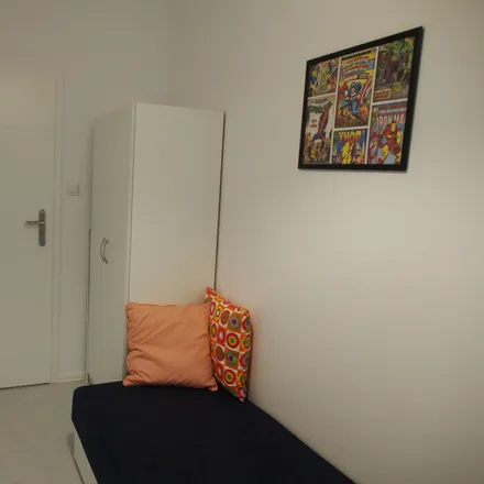 Rent this 7 bed room on Osiedle Kasprzaka A in Marcina Kasprzaka 7, 01-211 Warsaw