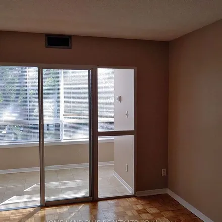Image 7 - 1001 Cedarglen Gate, Mississauga, ON L5C 3A7, Canada - Apartment for rent