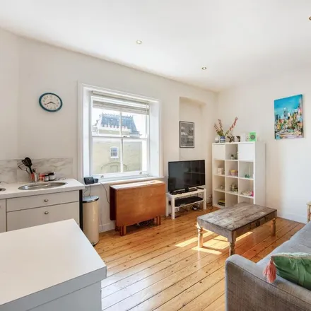 Rent this 1 bed apartment on Clapham Common North Side in London, SW4 0AA