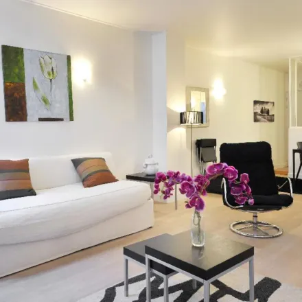 Rent this 1 bed apartment on 63 Rue Greneta in 75002 Paris, France