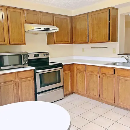 Rent this 3 bed townhouse on 14027 Great Notch Terrace in North Potomac, MD 20878