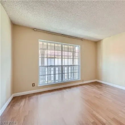 Image 7 - Las Vegas Country Club, LVCC Loop, Winchester, NV 89169, USA - Condo for sale