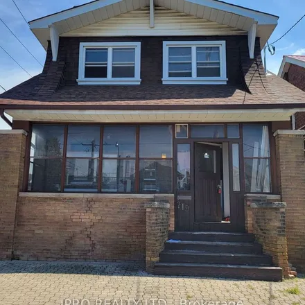 Image 3 - 719 Coxwell Avenue, Old Toronto, ON M4J 1N4, Canada - Apartment for rent
