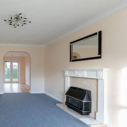 Image 3 - 67 Murieston Valley, Livingston, EH54 9HJ, United Kingdom - House for rent
