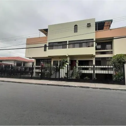 Buy this studio house on Víctor Emilio Estrada S in 090909, Guayaquil
