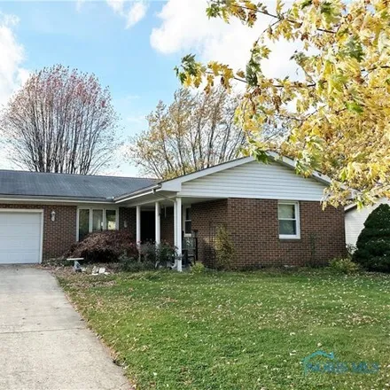 Buy this 3 bed house on 273 Vickie Lane in Fostoria, OH 44830