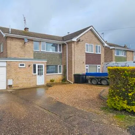 Buy this 3 bed duplex on Elmtree Road in Ruskington, NG34 9BT