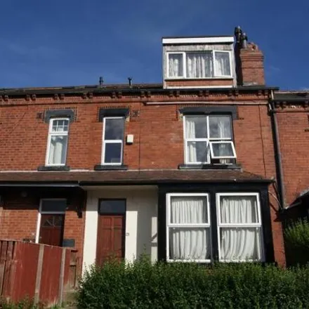 Rent this 7 bed townhouse on 31-85 Headingley Avenue in Leeds, LS6 3EJ