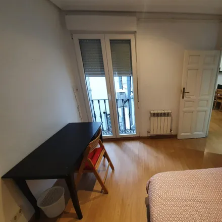 Rent this 3 bed room on Madrid in Calle de Toledo, 47
