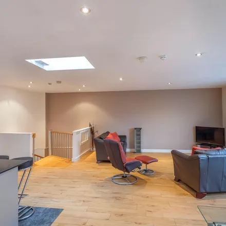 Rent this 2 bed apartment on Islington Gates in 12;14;16 Fleet Street, Park Central