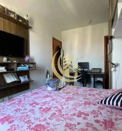Buy this 2 bed apartment on Avenida Prefeito Moacyr Freire in Monção, Taubaté - SP