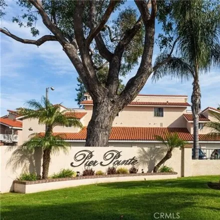 Buy this 2 bed condo on 19152 Shoreline Lane in La Bolsa, Huntington Beach