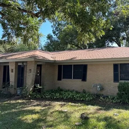Buy this 4 bed house on 218 Avenue C in Brazoria, TX 77422