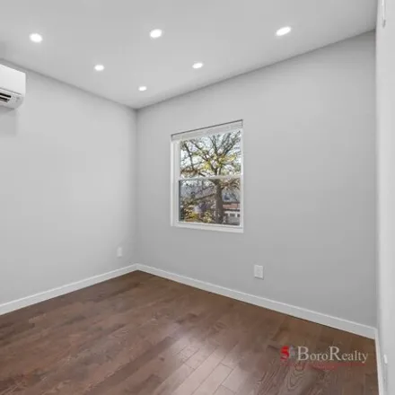 Image 3 - 1334 East 56th Street, New York, NY 11234, USA - House for sale