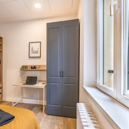 Rent this 4 bed room on Avenida de la Moncloa in 8, 28040 Madrid