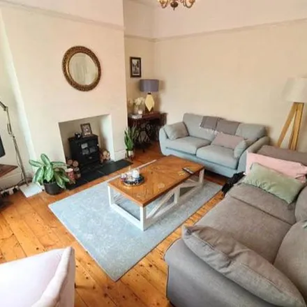 Rent this 3 bed townhouse on Cosmeston Street in Cardiff, CF24 4LR