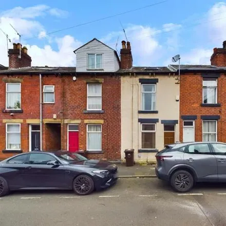 Rent this 2 bed townhouse on 665 Ecclesall Road in Sheffield, S11 8PE