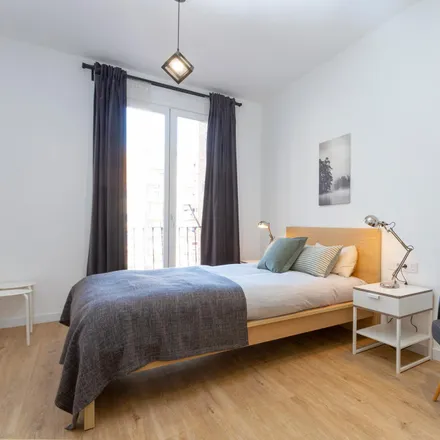Rent this 2 bed apartment on Carrer de Villarroel in 3, 08011 Barcelona