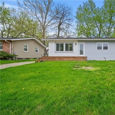Buy this 4 bed house on 4115 East Garden Avenue in Des Moines, IA 50317