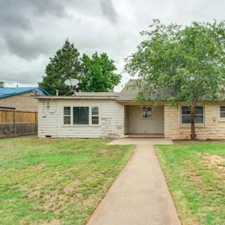 Image 2 - 3007 36th St, Lubbock, Texas, 79413 - House for sale