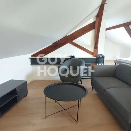 Rent this 2 bed apartment on 418 Cours Gambetta in 47000 Agen, France
